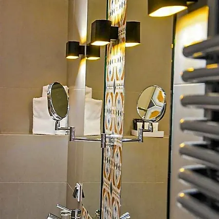 Otel Nihil Novi