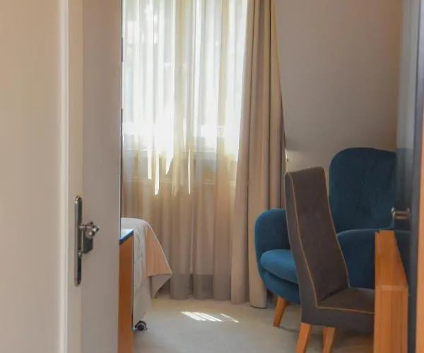 Nihil Novi 4* Радом